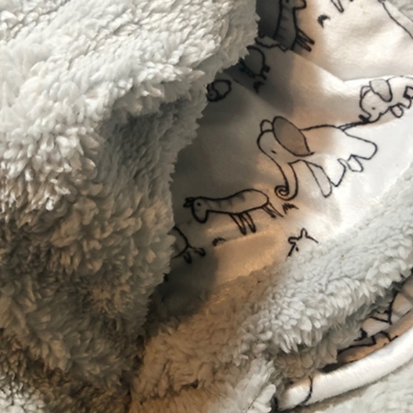 Elements of Style Sweet Dreams Blanket & Head Support Set - Picture 4 of 5